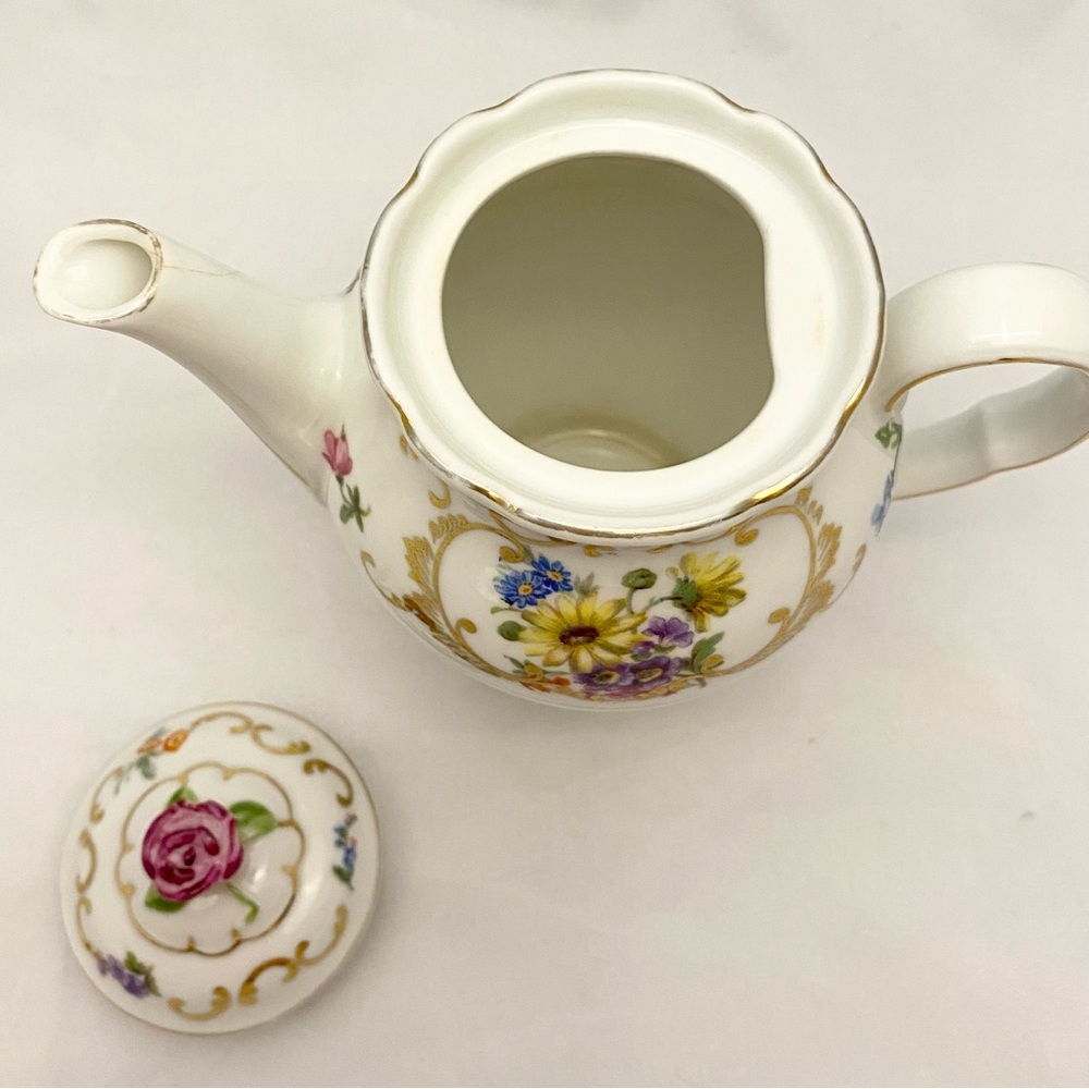 Elegant Floral Porcelain Teapot with Rose Lid - Picture 4 of 6
